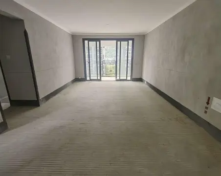 翡翠潮庭3室2厅2卫毛坯