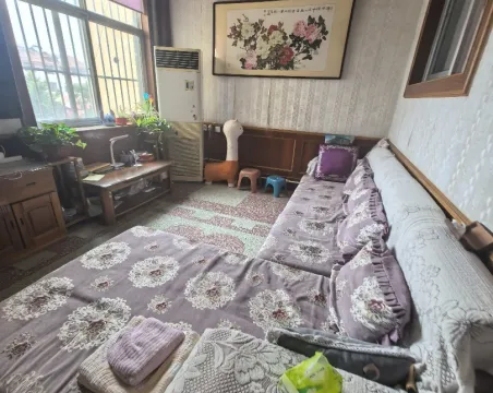 县府招待所家属院3室2厅1卫精装