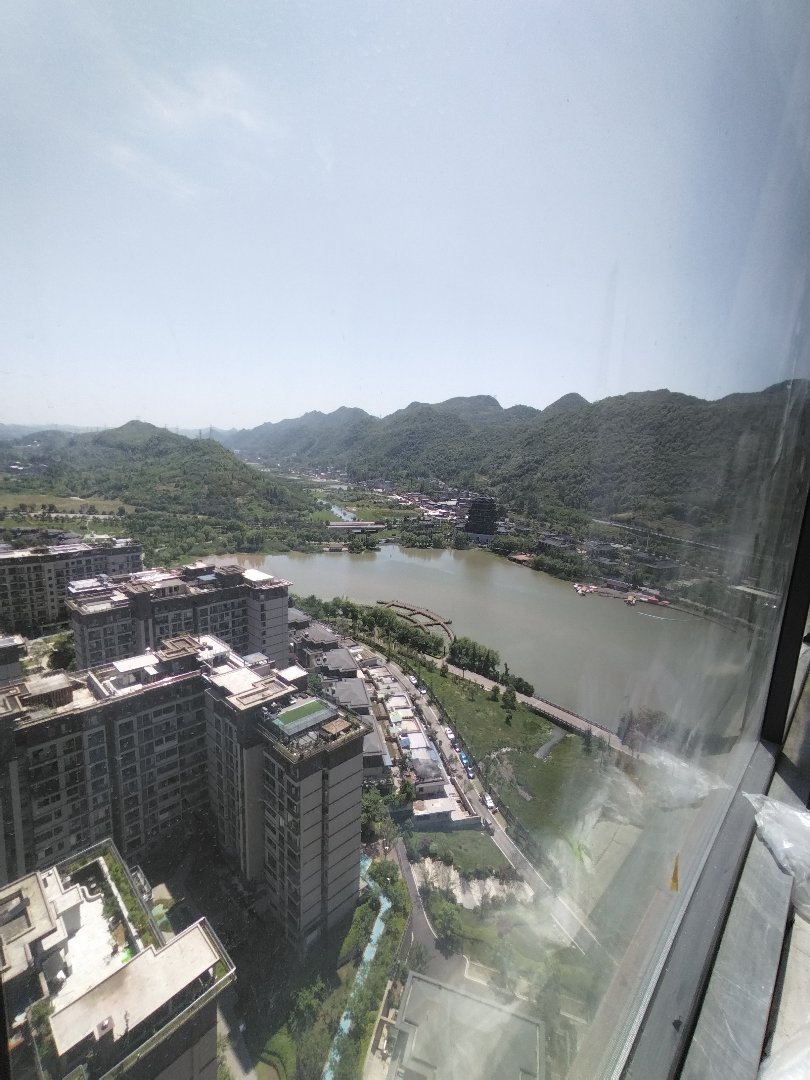 湖山悦府B区,湖山悦府B区 湖景房 4室2卫 采光好视野开阔 有证可按揭14