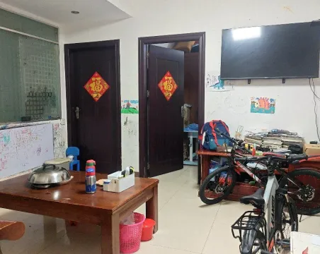 红旗路2室1厅1卫普通