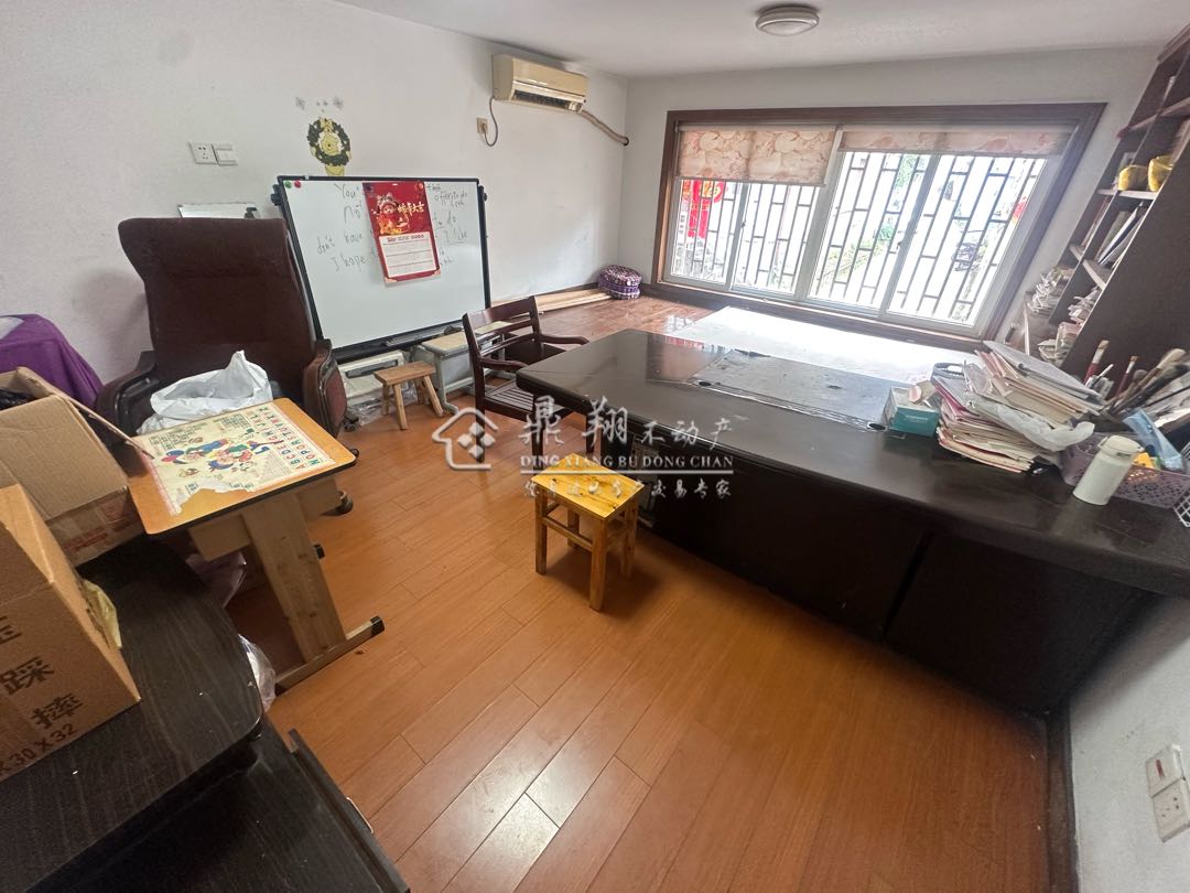 沿山路,沿山路一直上 老城区出入方便 已出让7