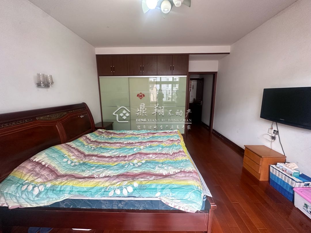 沿山路,沿山路一直上 老城区出入方便 已出让5