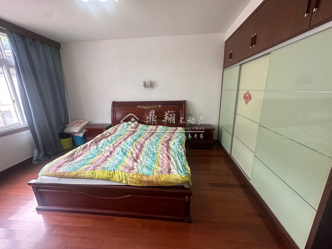 沿山路,沿山路一直上 老城区出入方便 已出让8