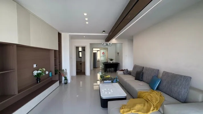 凯丽景湖，精装修老证带车位