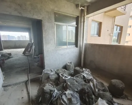力和华府3室2厅2卫毛坯