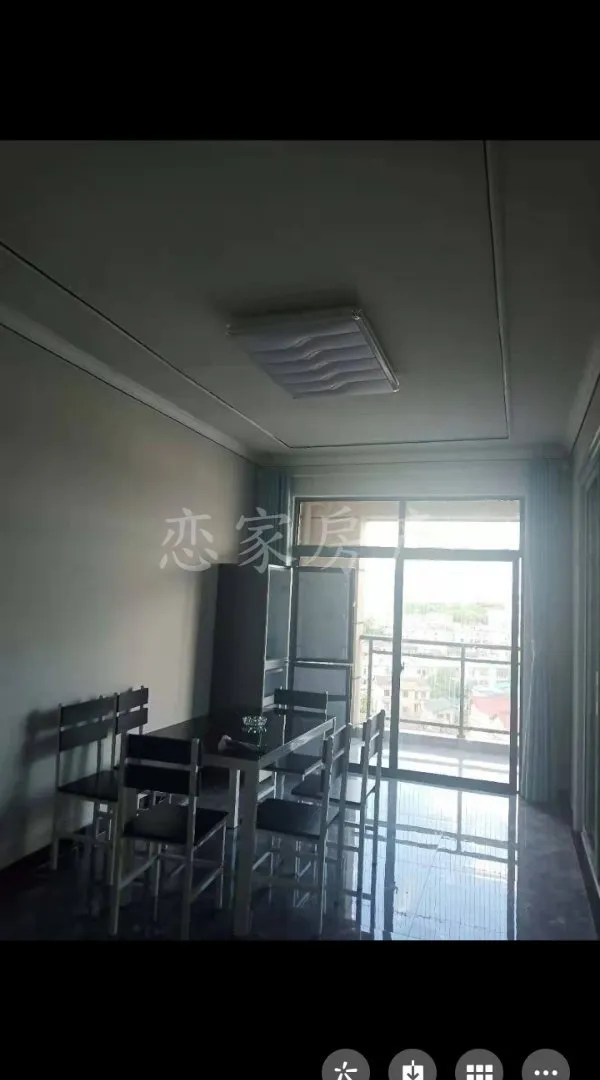 精装修直接拎包入住，适合小家庭居住