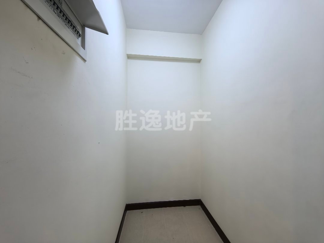 其他里水精装4室2厅3卫二手房出售19