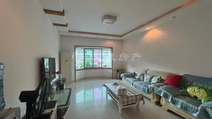 年轻时尚,3室,观景房,落地大飘窗,采光视野很好