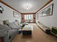 灵川县|绿苑新城4室2厅2卫出售