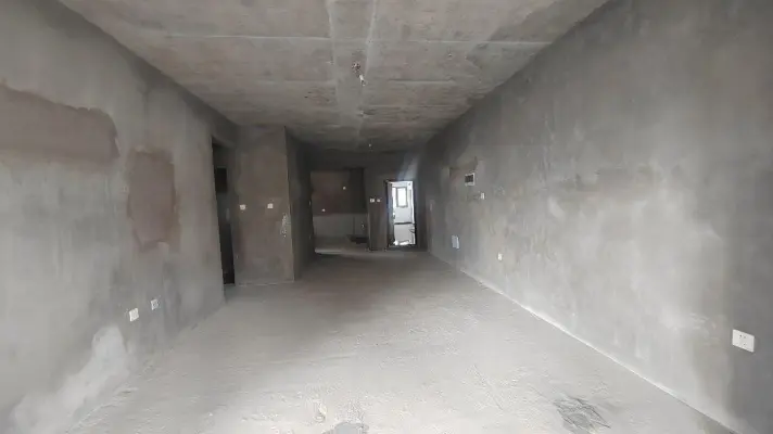132㎡3室2厅2卫2阳台毛坯出行便捷 配套齐全