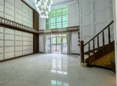 梅江区|鸿都花园5室2厅3卫出售