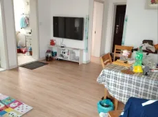 运和小区，5楼，三室一厅