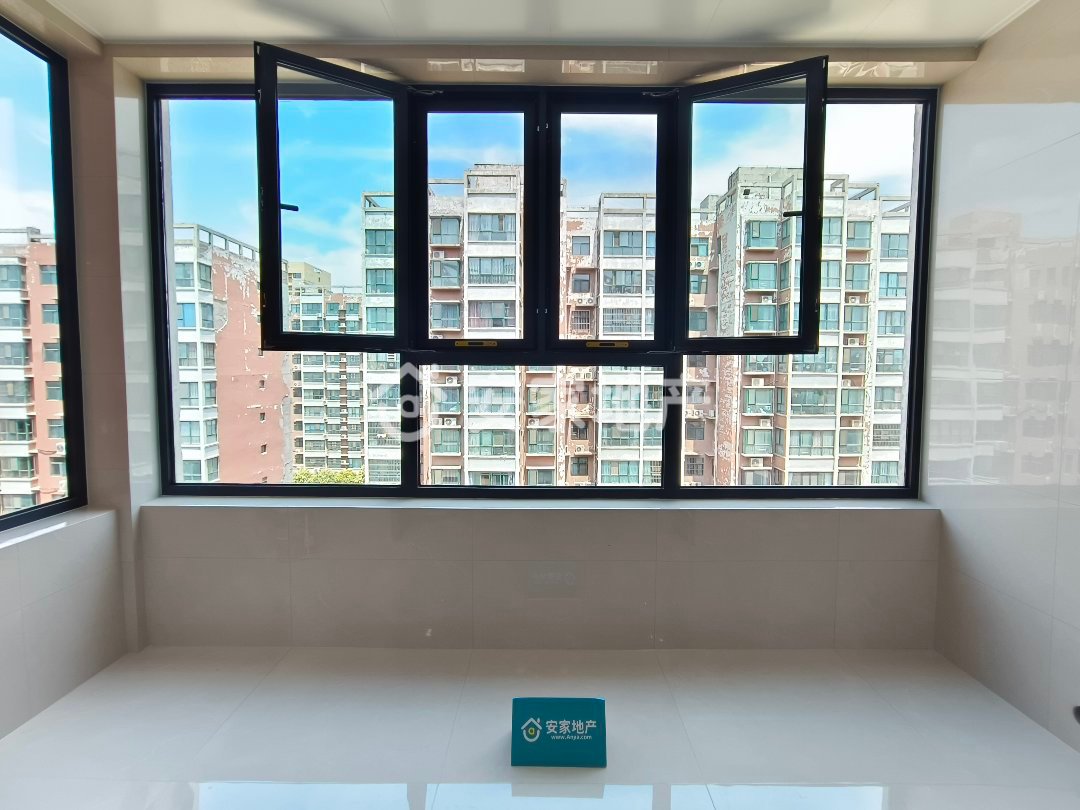 万象华城,空港南区，精装三室，好房急售，南北双阳台设计11