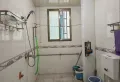 西关街，96平，1室1厅1厨1卫，带床和沙发，6000元/年3