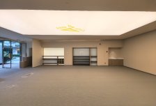新城国际正中心位置，沿街商铺