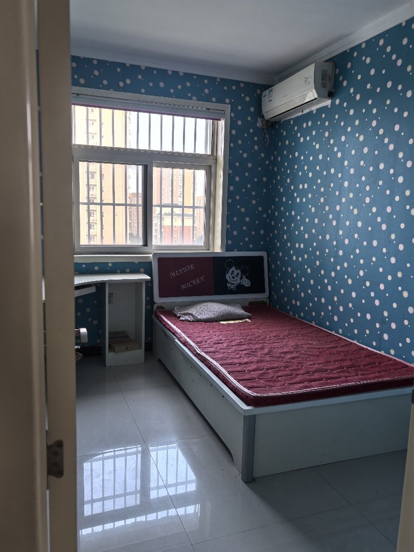 银河花园B区,电梯房中间户，拎包入住8
