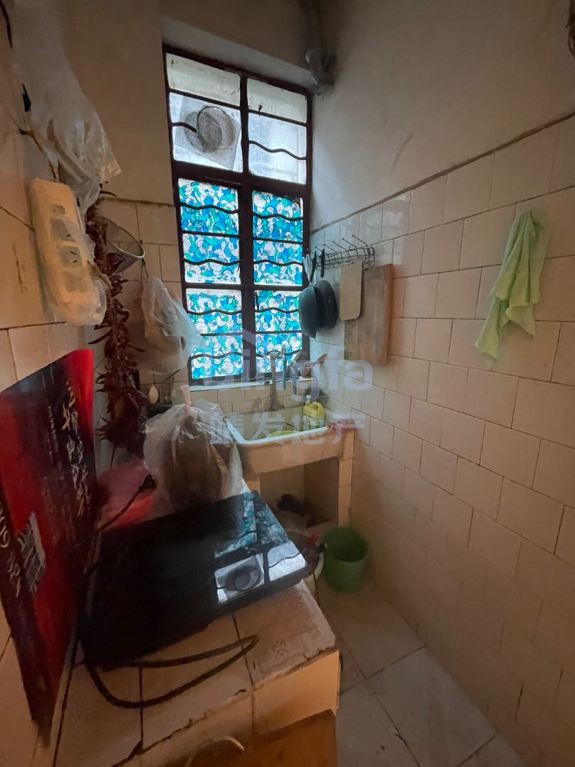 67㎡新生苑小区安静宜居 公交便利-新生苑小区二手房价