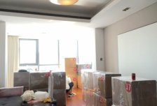 110㎡1室1厅1卫1阳台精装紧邻地铁,多条公交经过