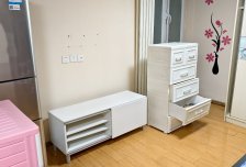 华贸国际公寓全套高档家私电,设施完善