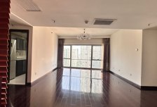 财富新出高层观景三居。