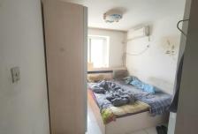 晓月苑一里3室1厅1卫0阳台,干净整洁,随时入住