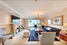 世贸国际公寓3室2厅2卫0阳台生活配套基础设施齐全